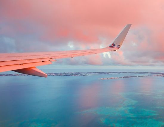 高速飛機(jī)起飛（圖片提供：Mike Theiss, National Geographic）